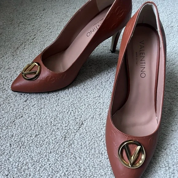 NWT Valentino Clara logo pumps - Picture 7 of 12